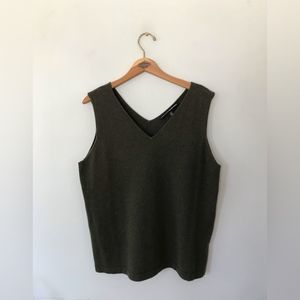 Ellen Tracy | 💯 cashmere olive green sweater tank top